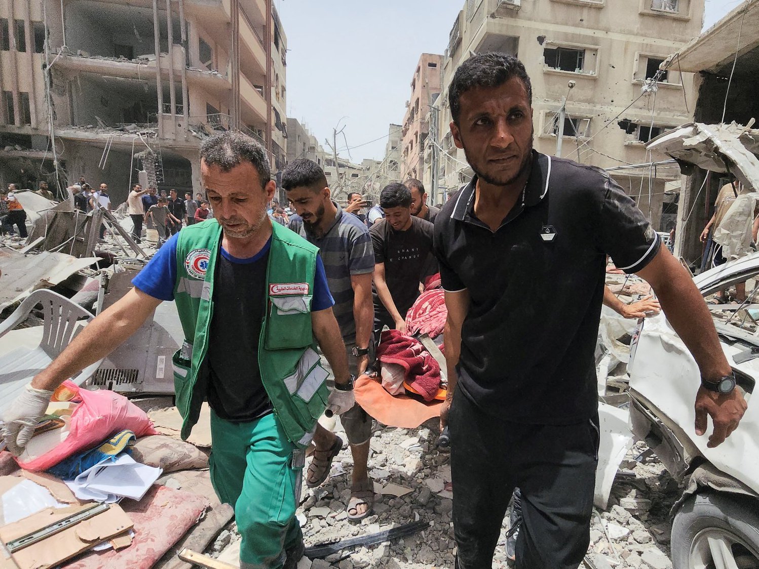 Plusieurs martyrs et blessés dans de nouveaux bombardements de l'entité sioniste à Ghaza