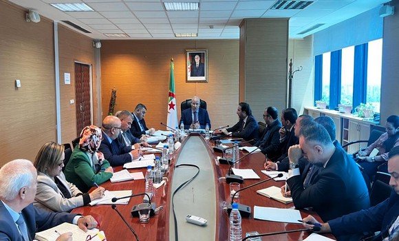 زيتوني يجتمع بمستوردي البن والمستلزمات المدرسية ومنتجي الأجهزة الكهرومنزلية