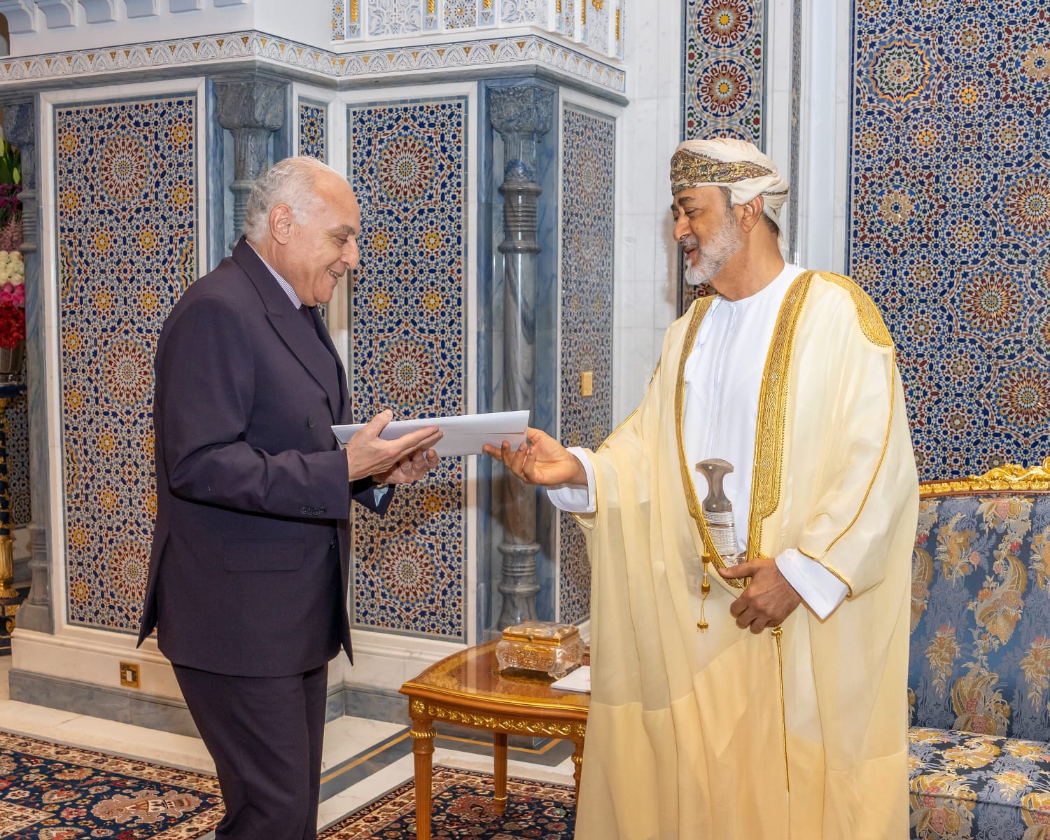 عطاف يستقبل بمسقط من قبل السلطان هيثم بن طارق