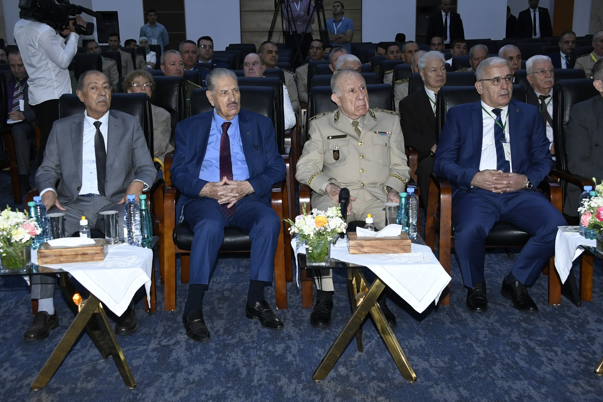 الفريق أول السعيد شنقريحة يشرف على افتتاح أشغال ندوة حول "صناعة المحتوى الرقمي الحافظ للذاكرة الوطنية" 