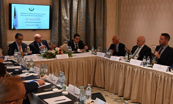 Ahmed Attaf, ministre des Affaires étrangères et de la Communauté nationale à l'étranger