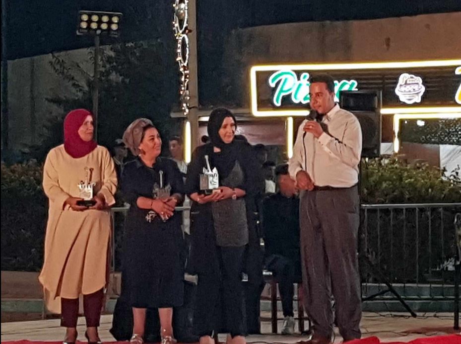 مسرح الهواة