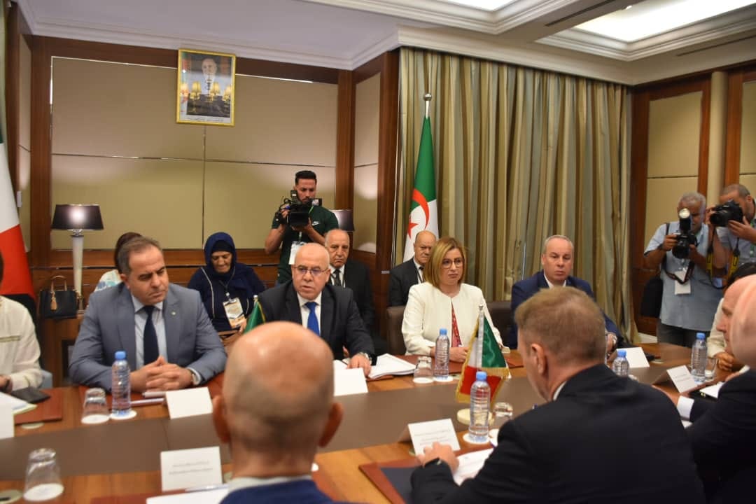 الجزائر ايطاليا