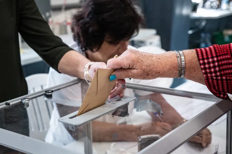 فرنسا: نسبة المشاركة في الجولة الثانية من الانتخابات البرلمانية بلغت 26.63 بالمائة