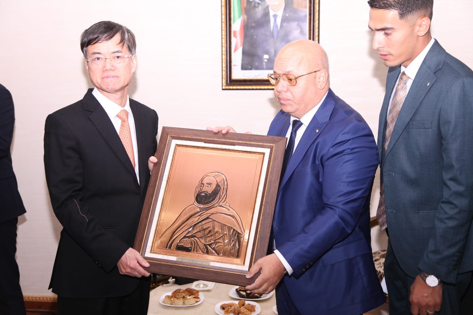 الجزائر والصين تسعيان إلى بناء شراكة استراتيجية شاملة