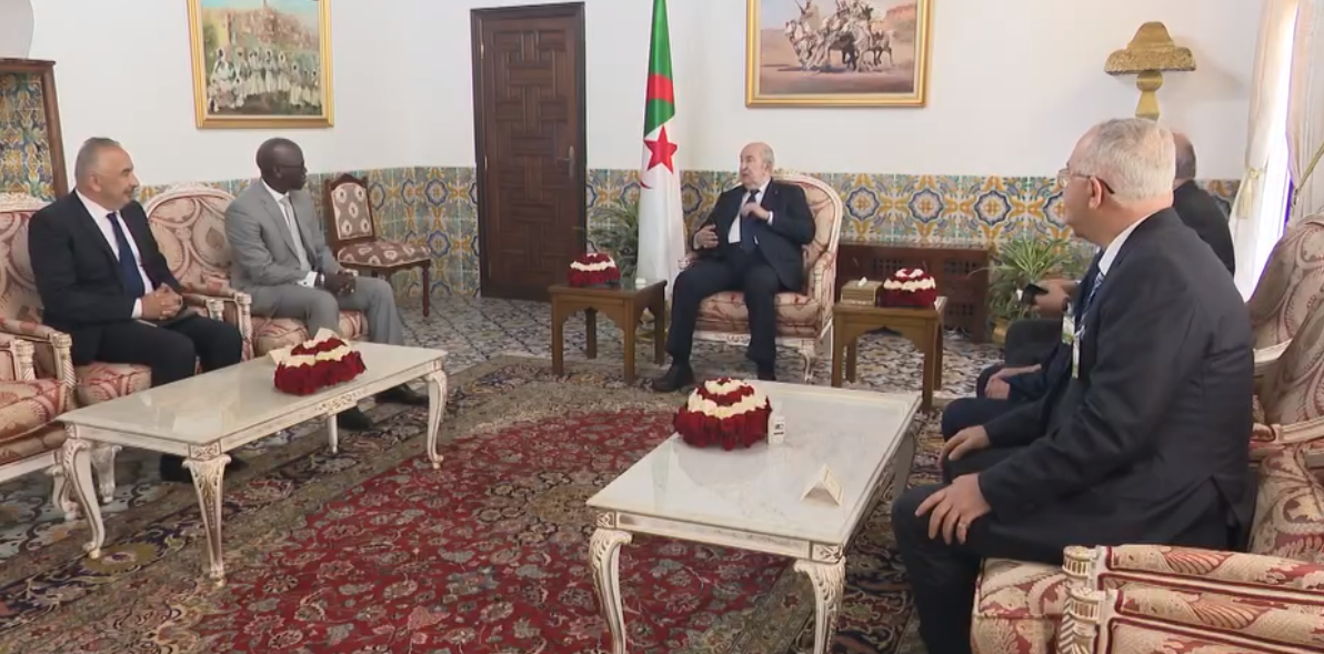 رئيس الجمهورية يستقبل السيد عثمان ديون