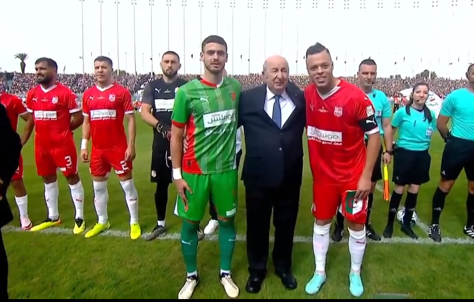 رئيس الجمهورية يصل الى ملعب 5 جويلية