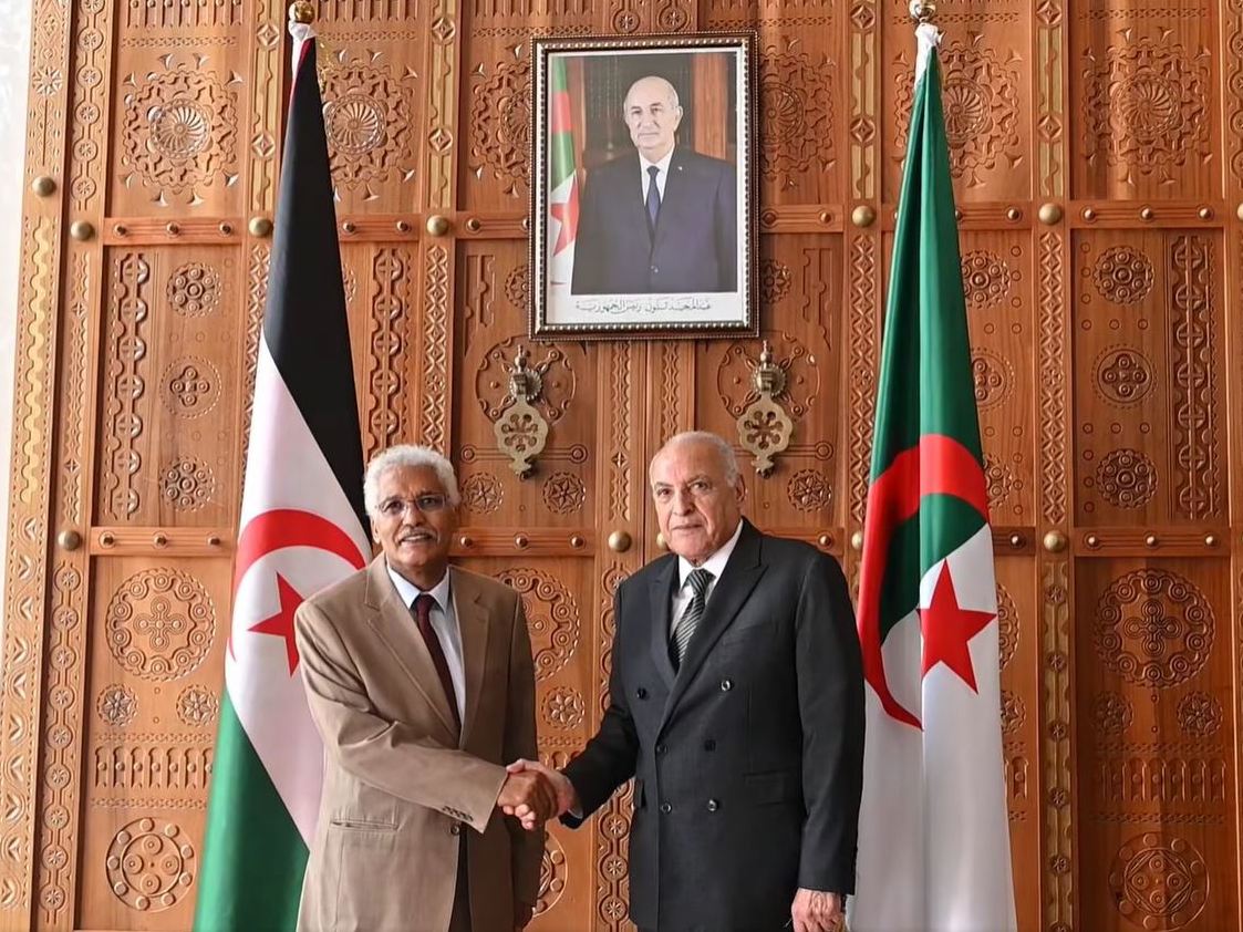 Ahmed Attaf reçoit son homologue sahraoui Mohamed Sidati