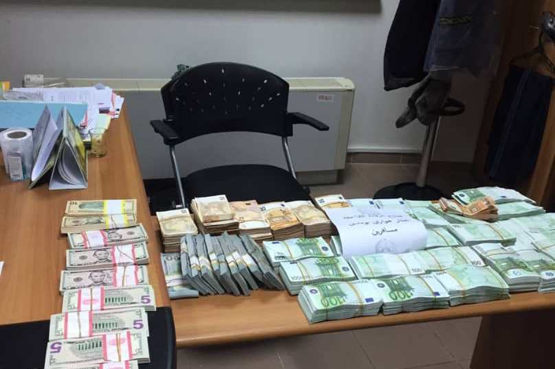 Mise en échec d'une opération de fuite de capitaux et saisie de plus de 4 kilos d'or