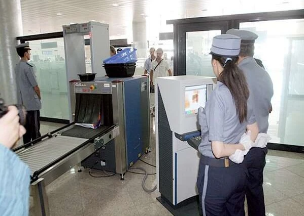 إجراءات جديدة للتصريح بالعملة من طرف المسافرين