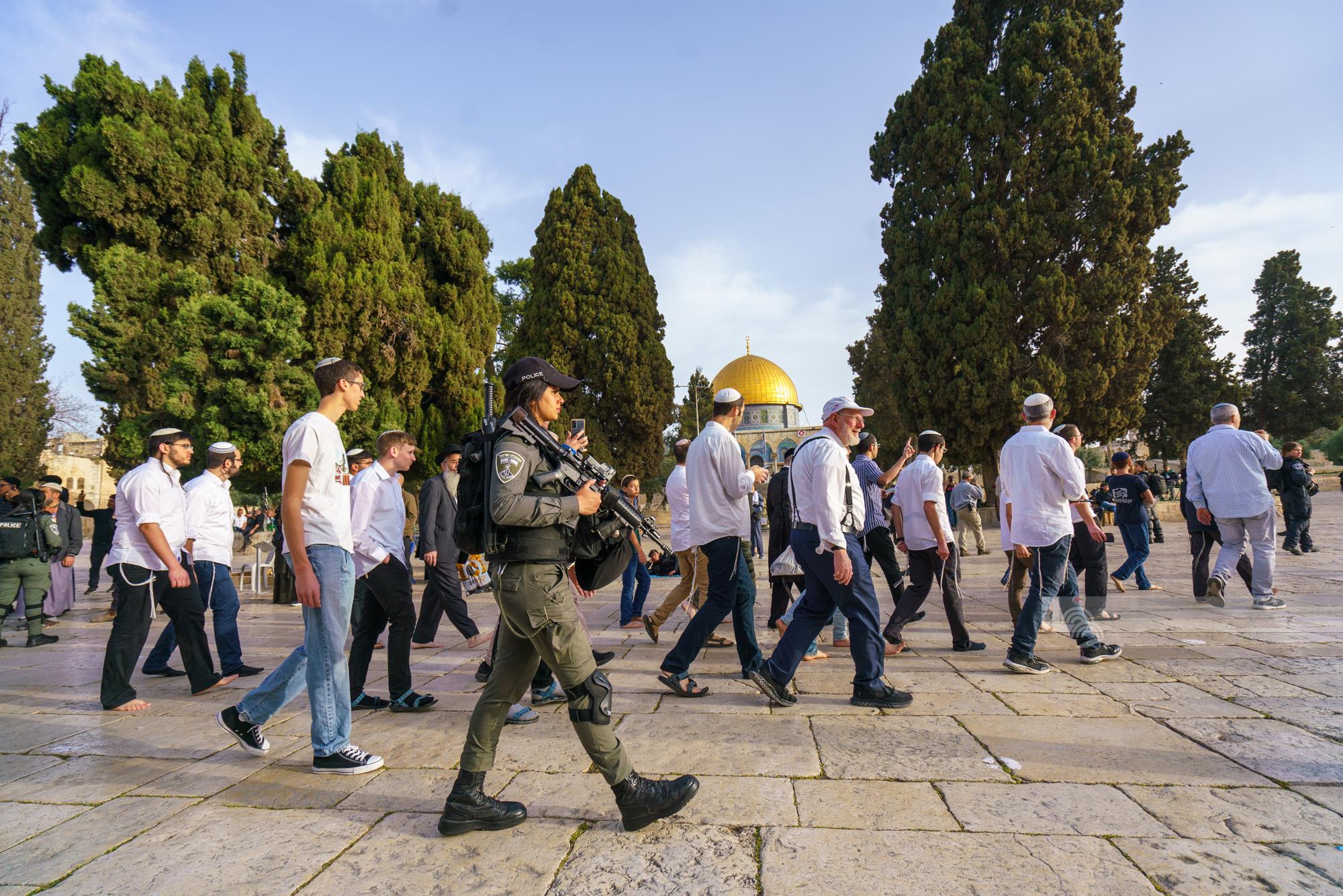 Des dizaines de colons sionistes envahissent l'enceinte de la mosquée Al-Aqsa