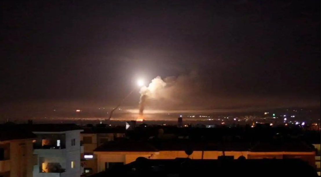 عدوان جوي صهيوني استهدف بعض المواقع في المنطقة الوسطى من سوريا