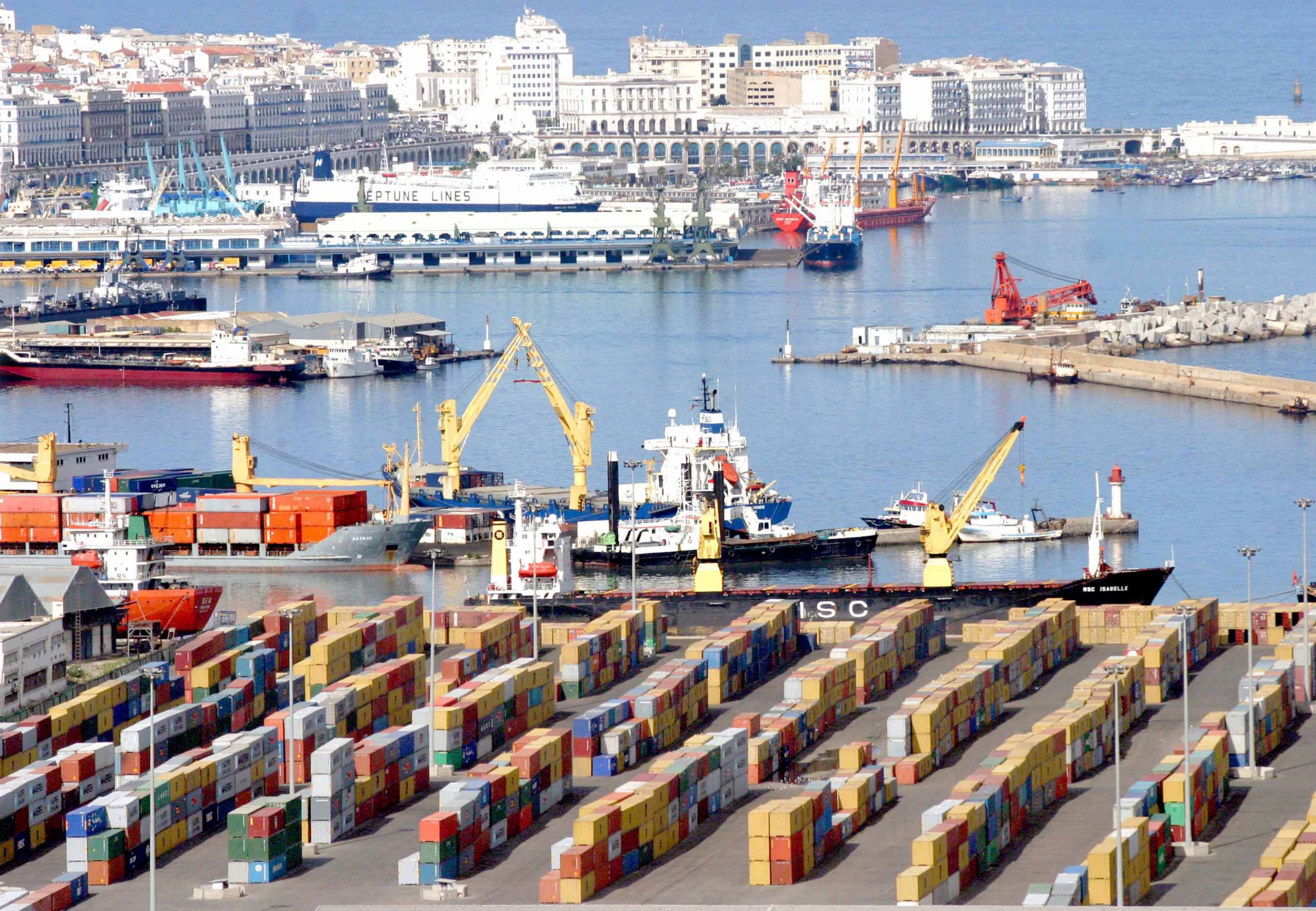 ارتفاع حركة البضائع