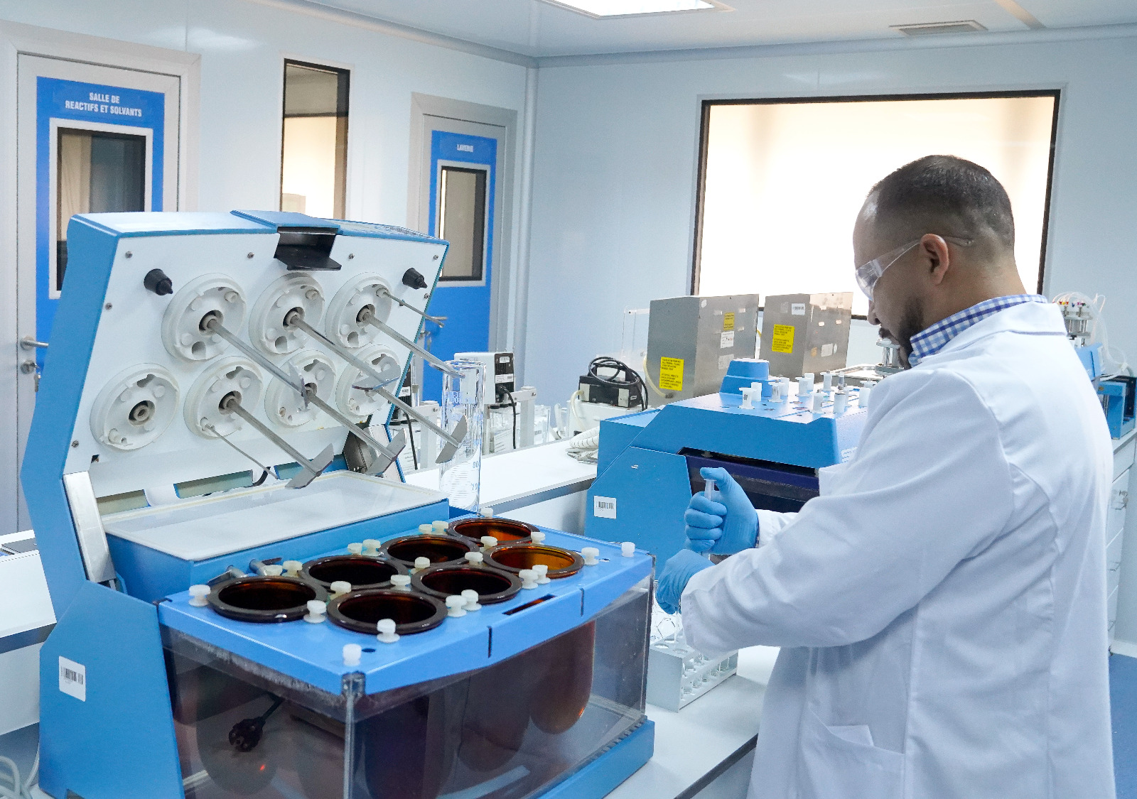 تدشين المخبر المركزي الجديد للوكالة الوطنية للمواد الصيدلانية