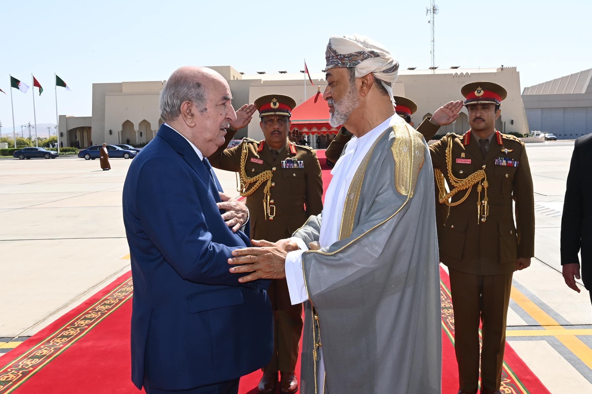 رئيس الجمهورية ينهي زيارته إلى سلطنة عمان