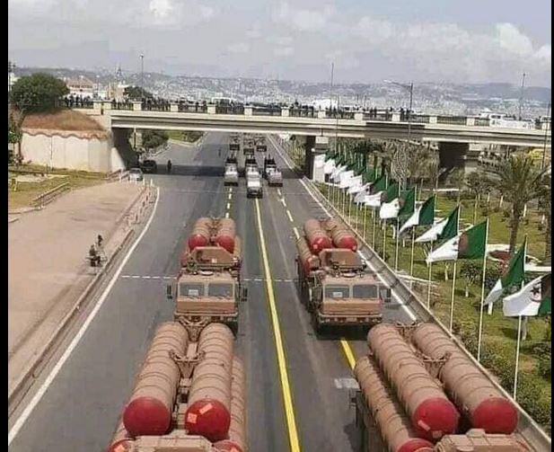 الاستعراض العسكري