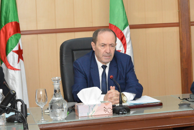 توظيف الأساتذة المتعاقدين تم في شفافية