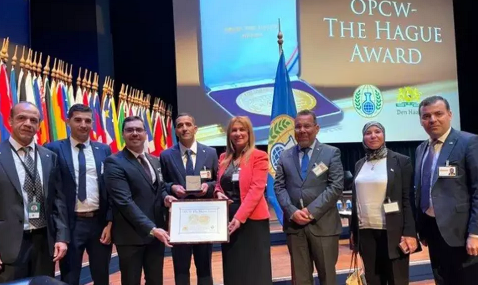المعهد الوطني للأدلة الجنائية وعلم الإجرام للدرك يتسلم جائزة "منظمة حظر الأسلحة الكيميائية - مدينة لاهاي" لسنة 2024