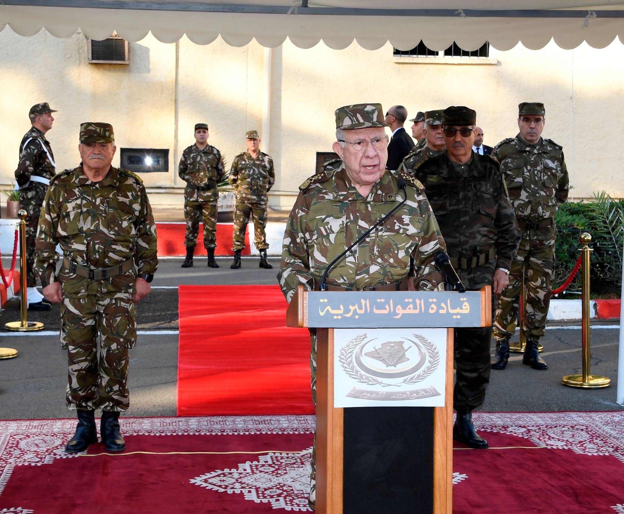 Le Général d'Armée Chanegriha préside la cérémonie d’installation officielle du nouveau Commandant des Forces terrestres