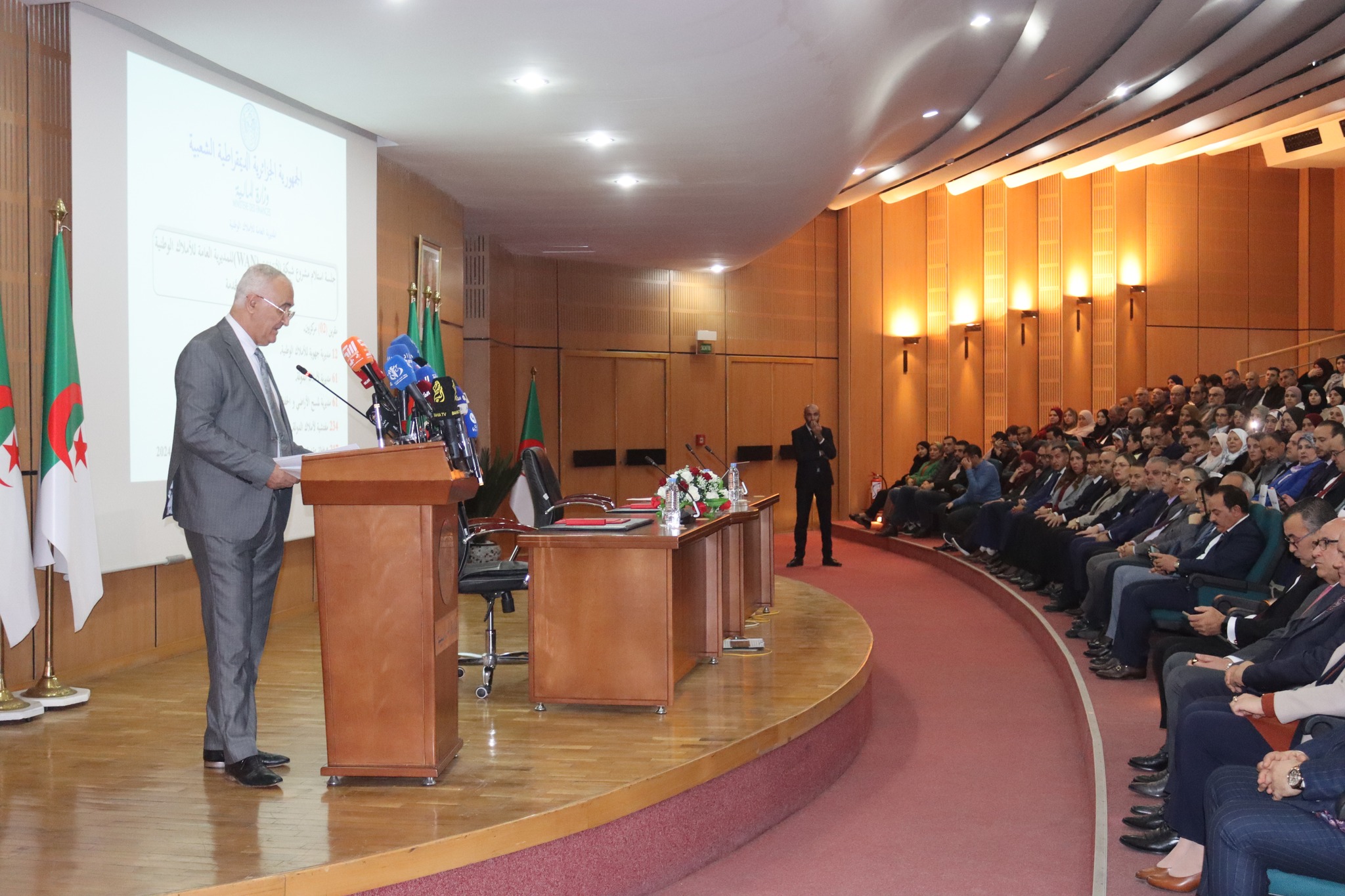 دخول شبكة الانترانت حيز الخدمة سيسمح بتقديم خدمات  ذات جودة للمواطنين والمهنيين