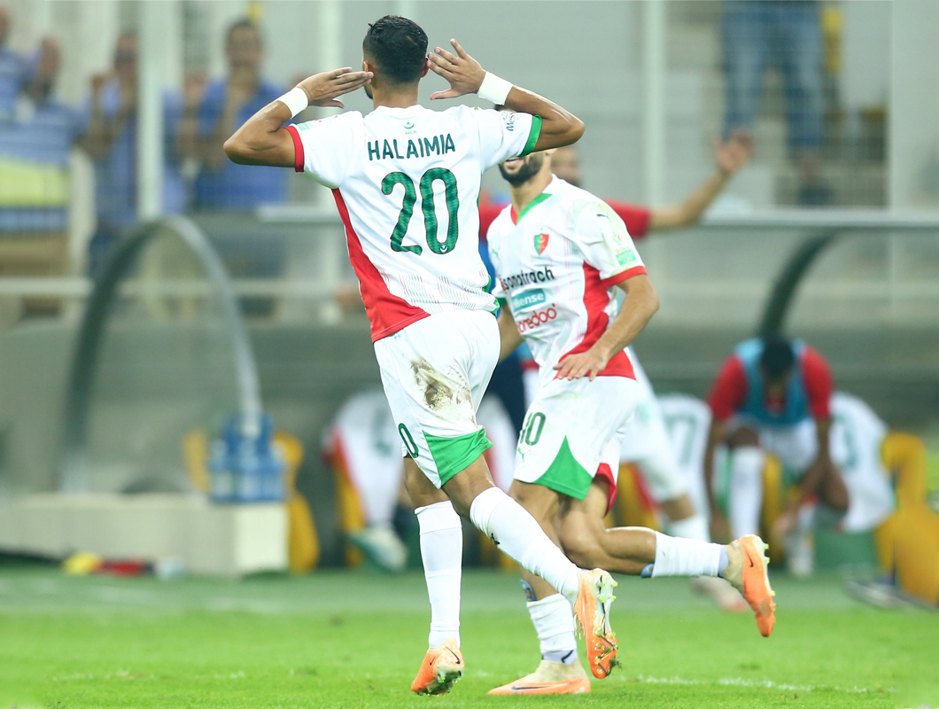 Joie de Halaimia après avoir marqué face à la JSK