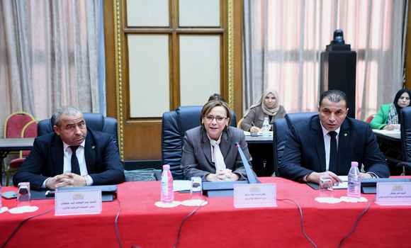 المجلس الشعبي الوطني: اجتماع تنسيقي لتعزيز التعاون المؤسساتي بين السلطتين التشريعية والتنفيذية