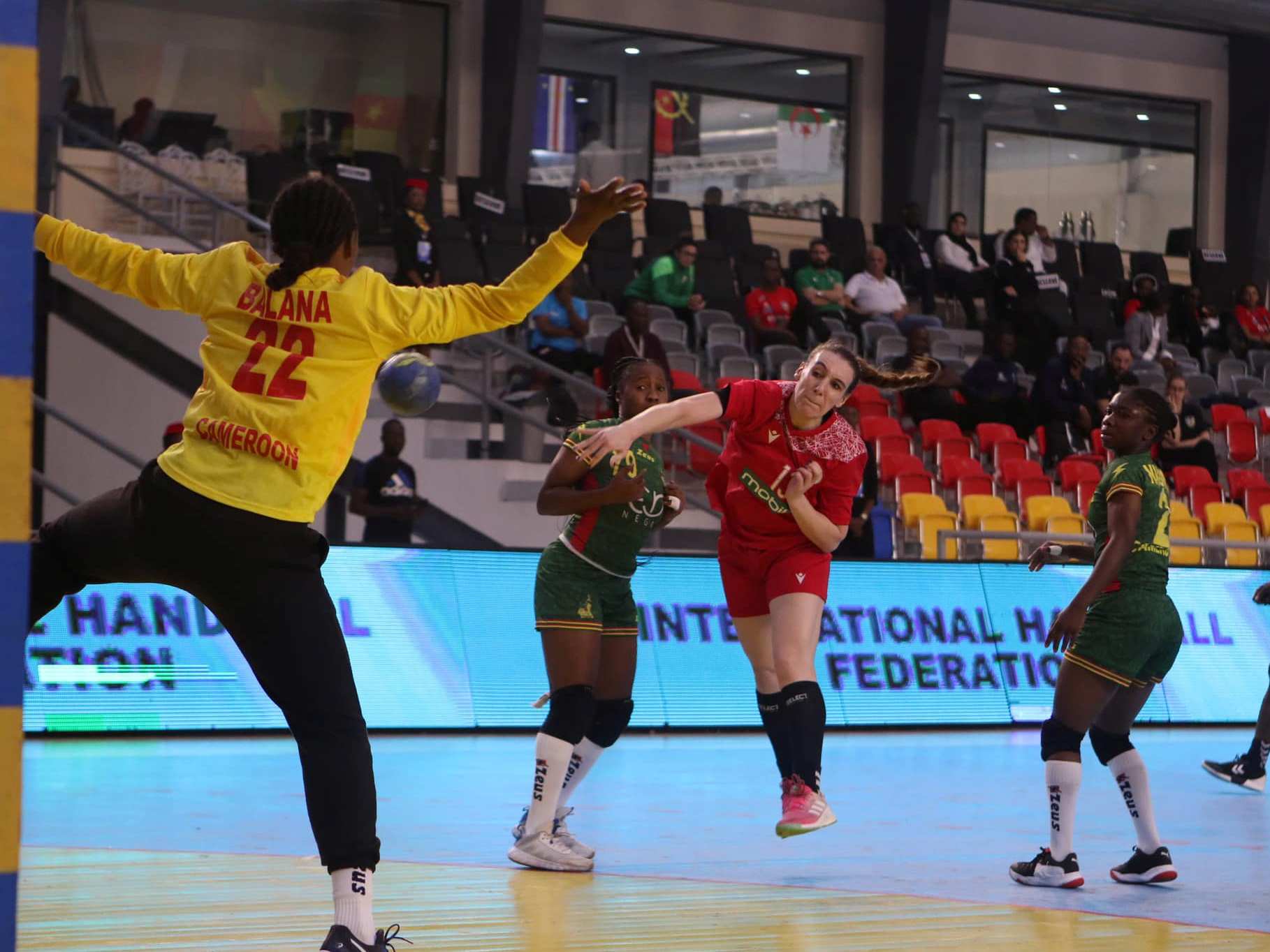 Battue par le Cameroun, l'Algérie se contente de la 8e place