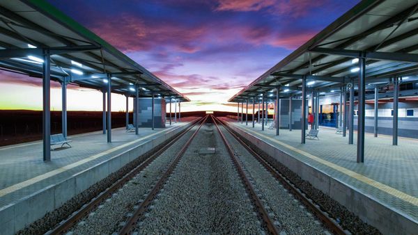 سك حديدية / مشاريع