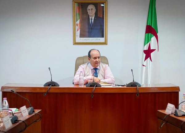 وزير الصناعة