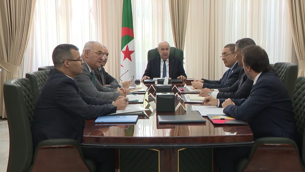 رئيس الجمهورية يترأس اجتماعا حول العقار الصناعي