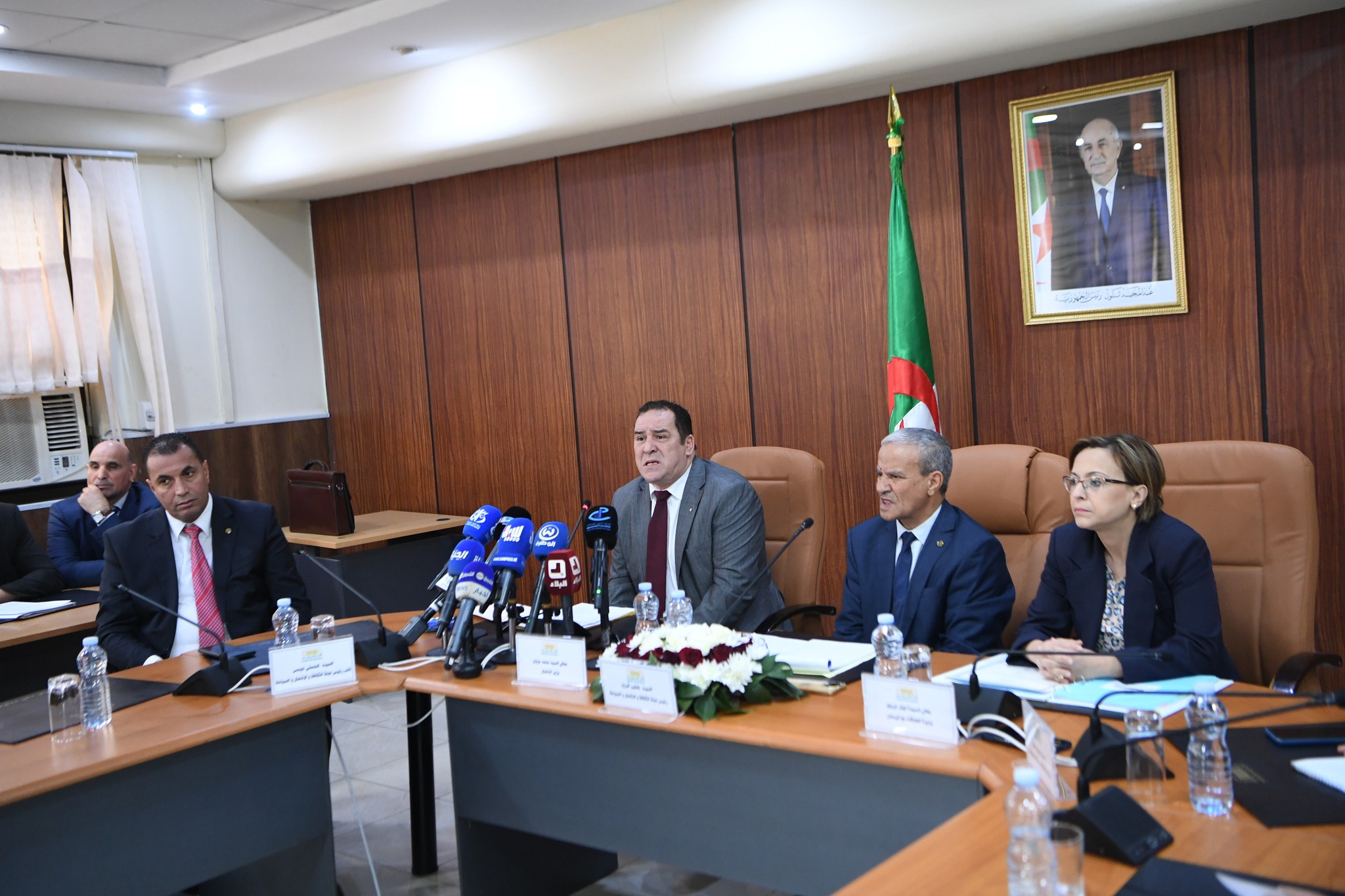 وزير الاتصال محمد مزيان