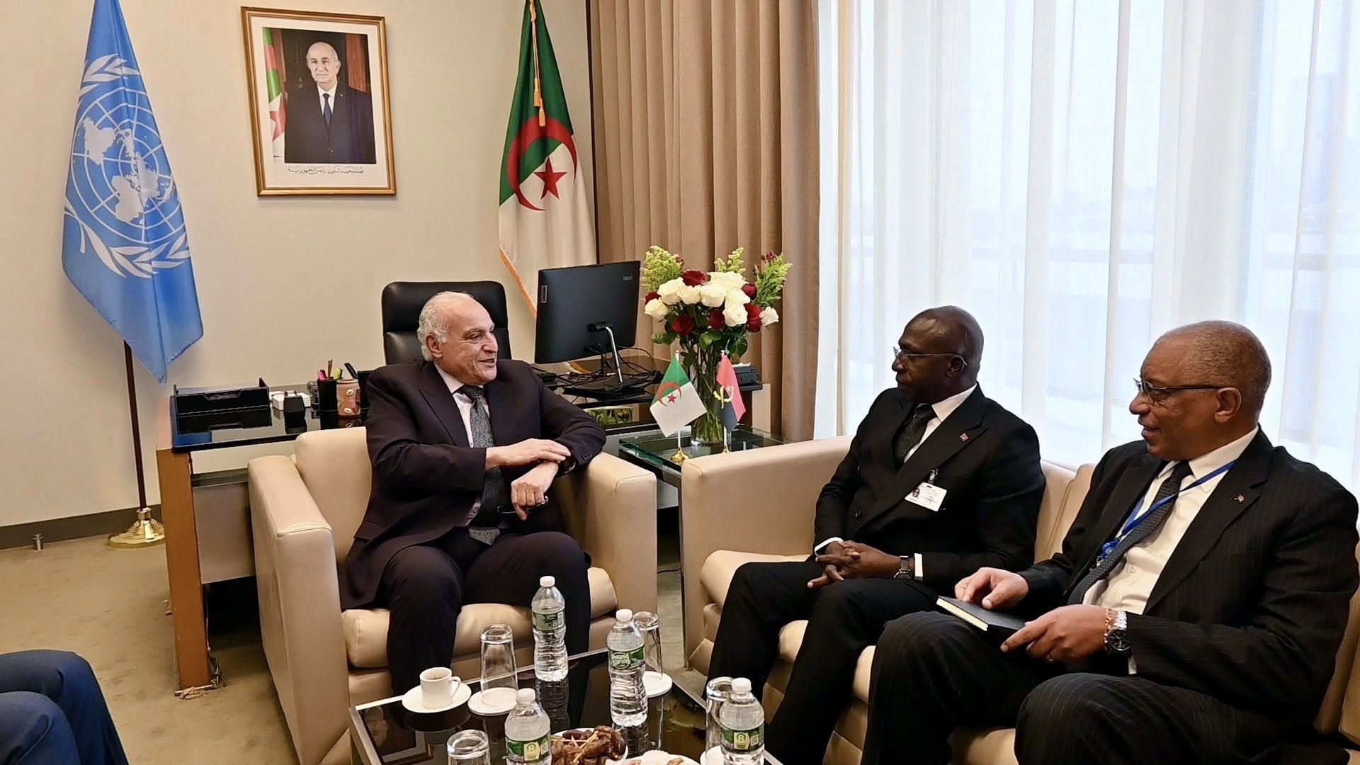 عطاف يجري محادثات مع نظرائه من الدول الشقيقة والصديقة بنيويورك