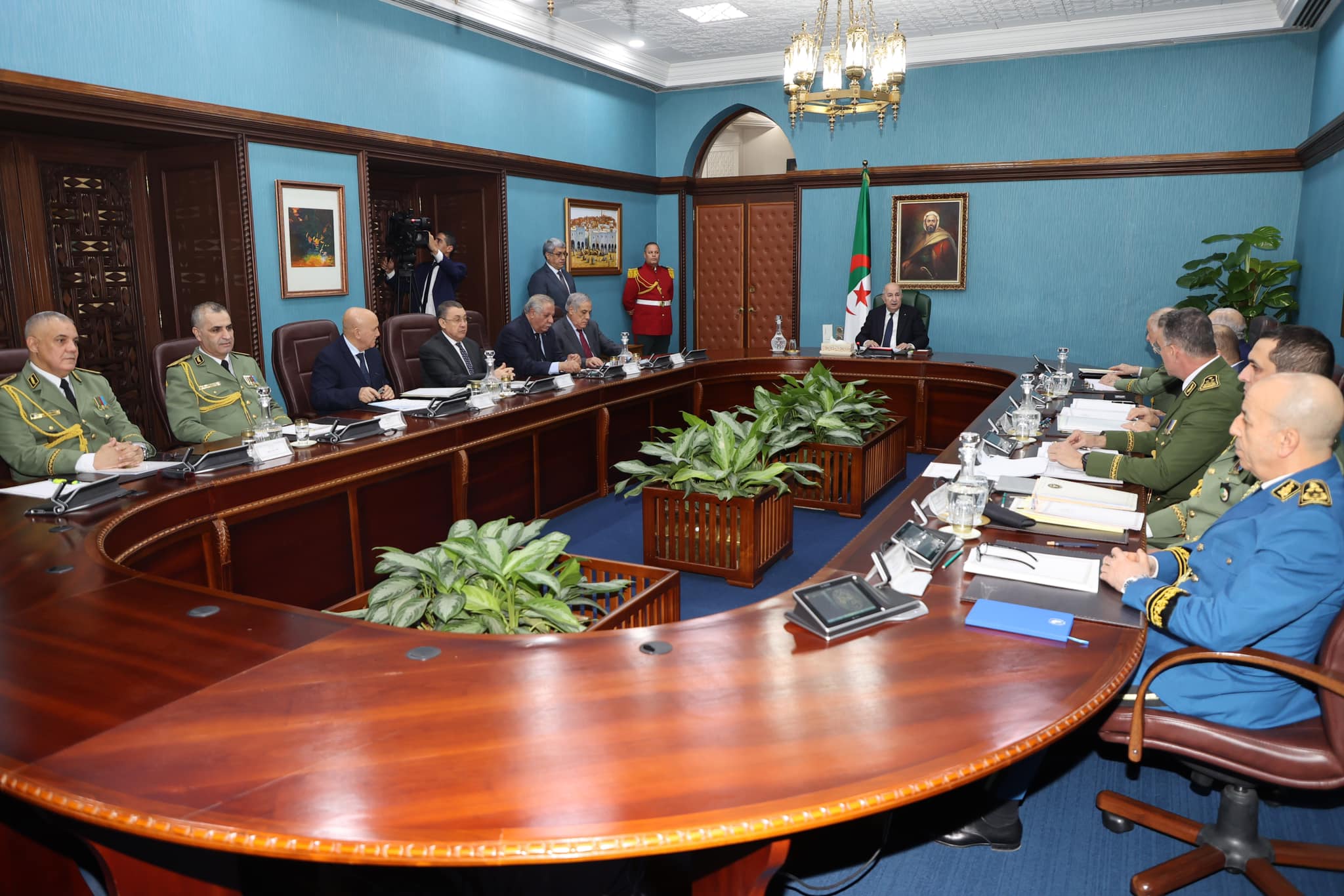 Le président de la République préside une réunion du Haut conseil de sécurité