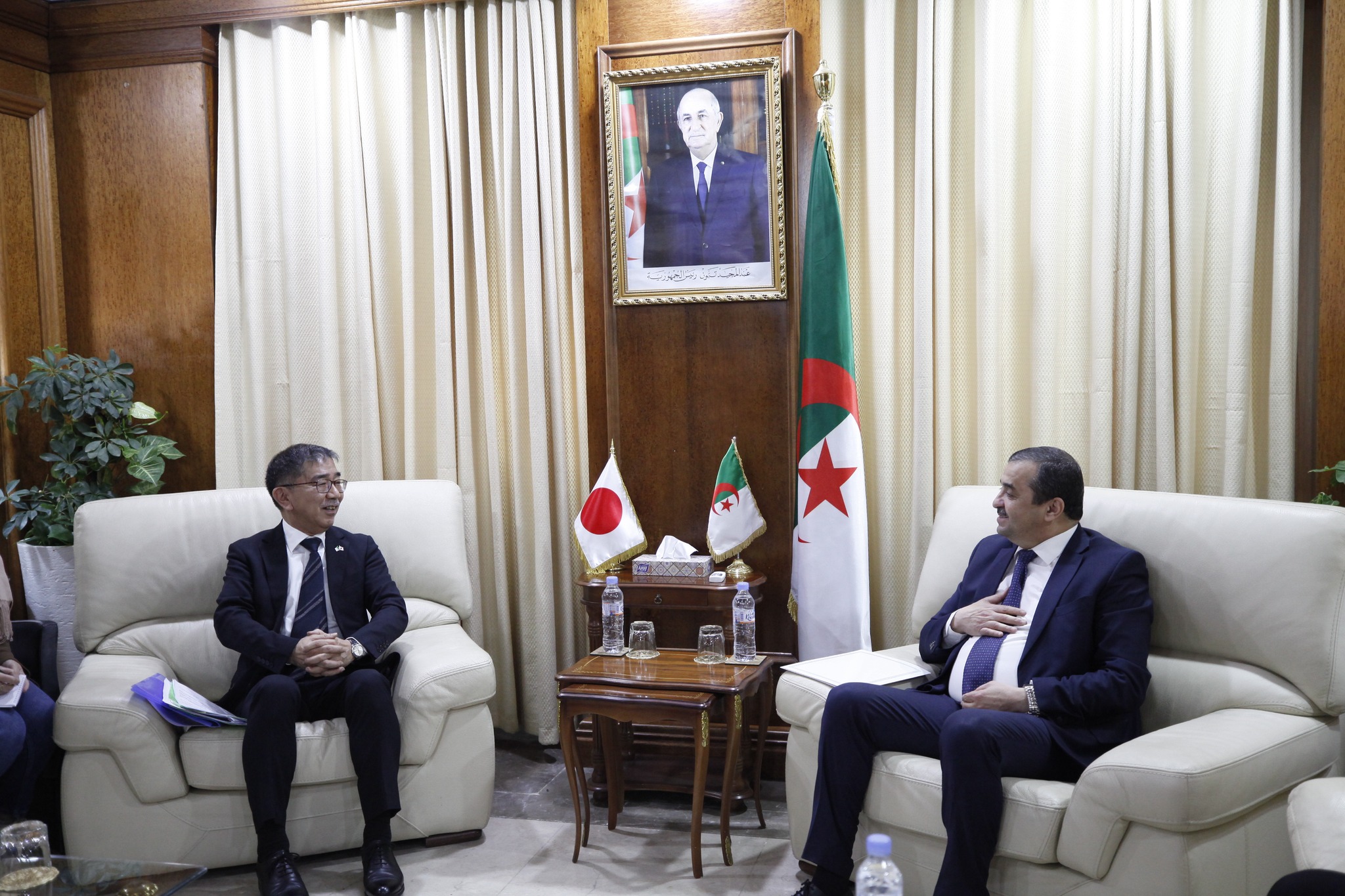 Arkab examine avec le nouvel ambassadeur du Japon les moyens de renforcer la coopération bilatérale