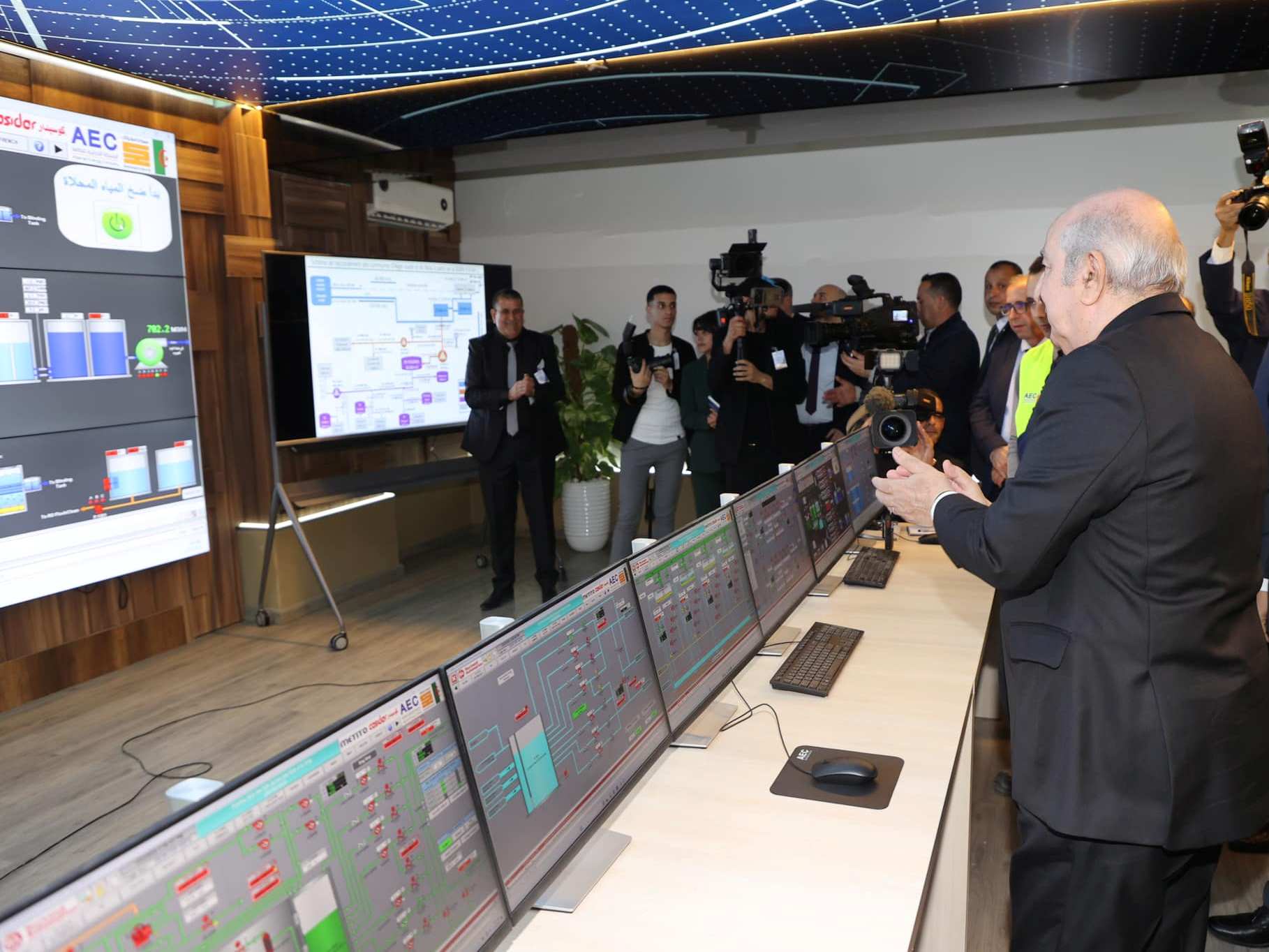 Le président de la République inaugure l'usine de dessalement de l'eau de mer «Fouka 2» à Tipasa