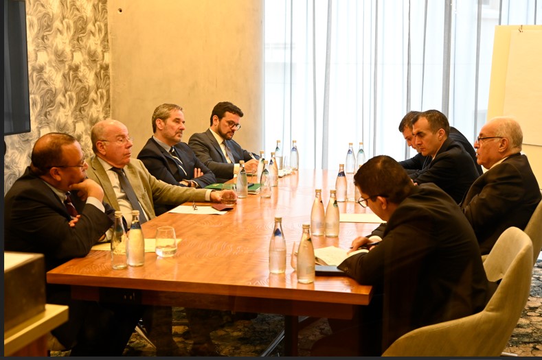 عطاف يجري محادثات مع نظيره البرازيلي