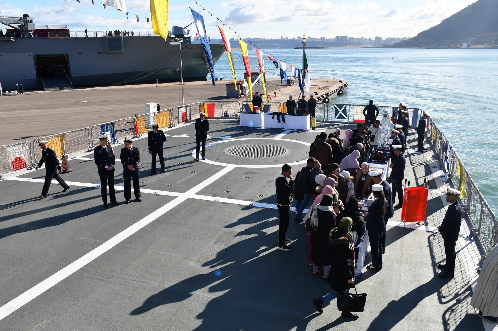 Lancement à Oran des Journées portes ouvertes sur les Forces Navales