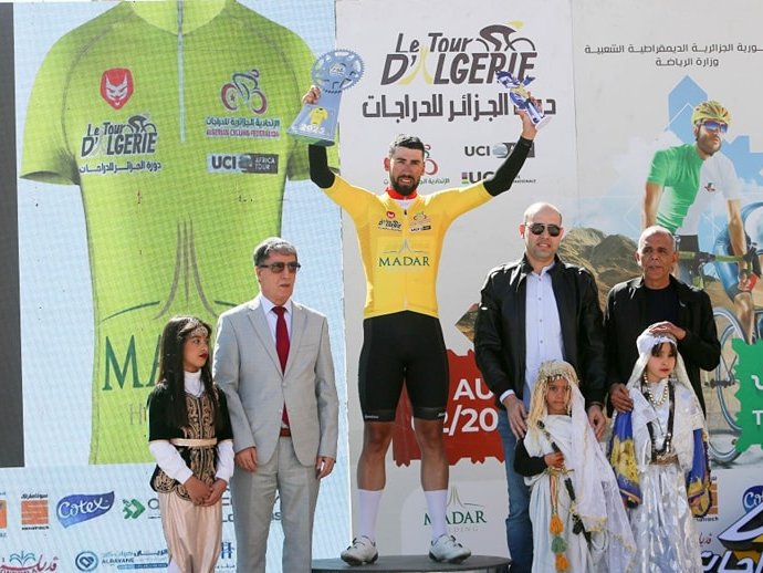Yacine Hamza remporte la 7e étape du TAC 2025 et garde le maillot jaune