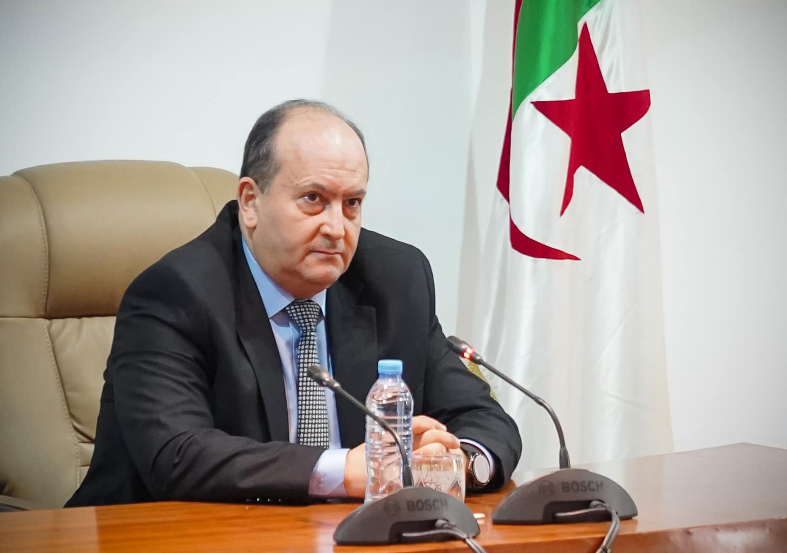 المعالجة المستعجلة للملفات الاستثمارية  العالقة