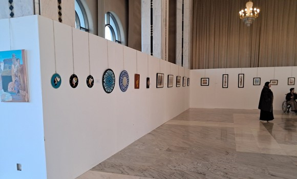 Œuvres d'arts plastiques de créateurs à besoins spécifiques