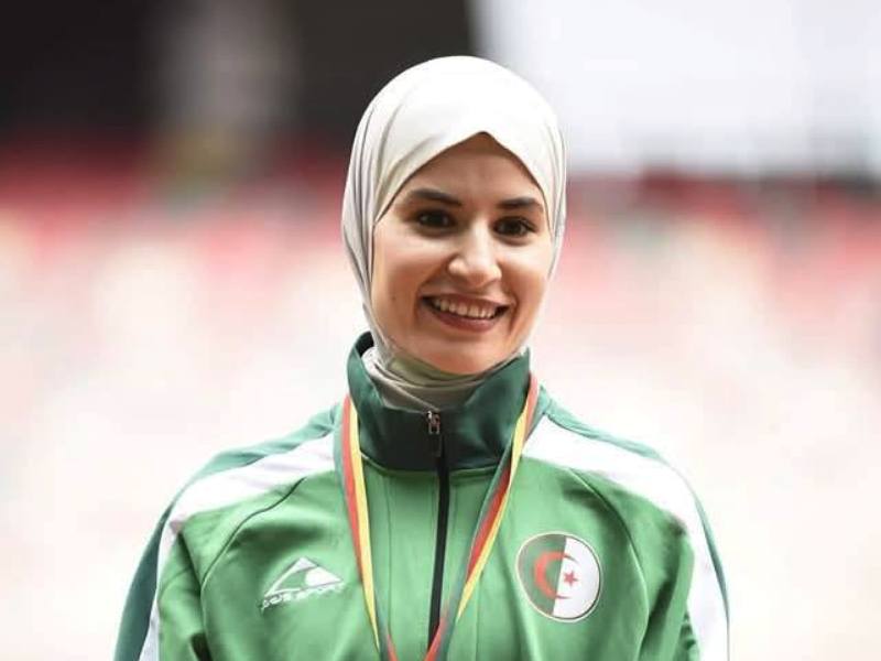 Souad Azzi signe un nouveau record national du 10 000m marche