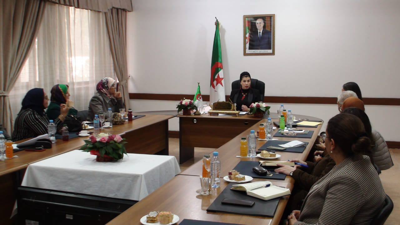 تعزيز حماية المرأة  وترقية حقوقها 