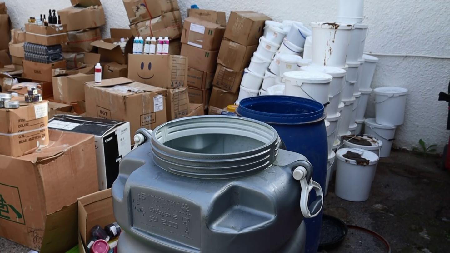 ورشة سرية لتقليد العلامات التجارية