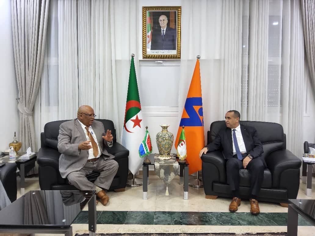 عجال يبحث سبل تعزيز التعاون مع سفير جنوب إفريقيا