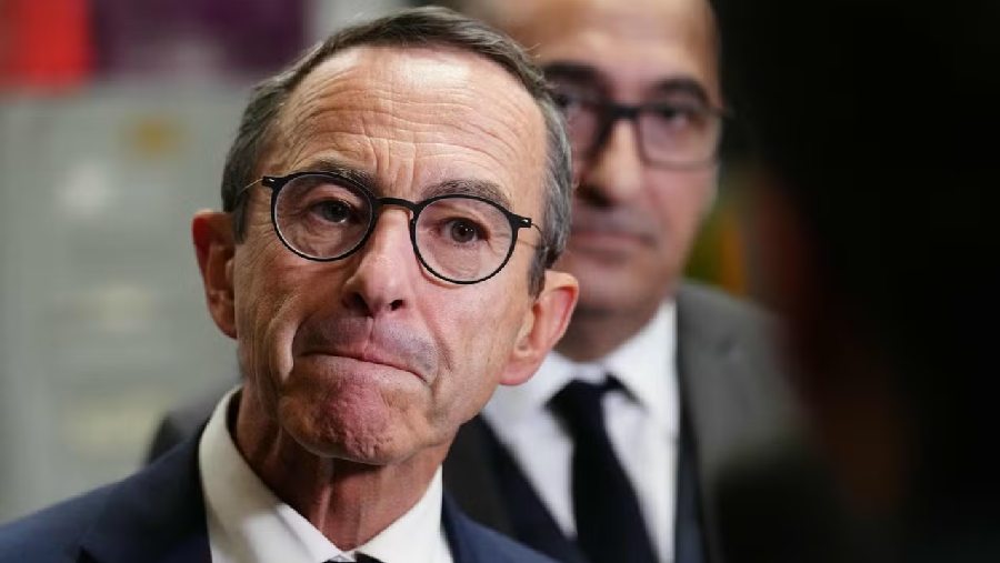 لم يتجرع أبدا انتزاع الجزائر استقلالها بنفسها