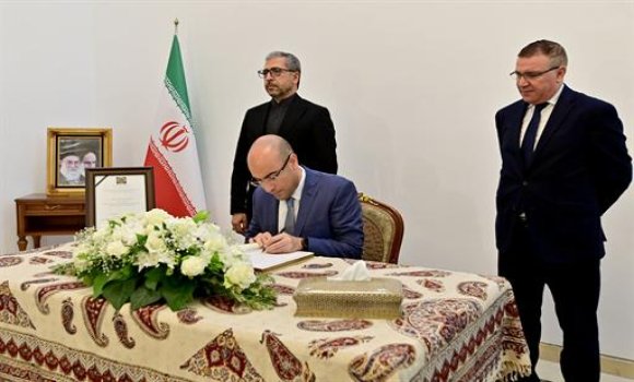 حادث انفجار ميناء بجنوب شرق إيران: السيد شايب يوقع على سجل التعازي