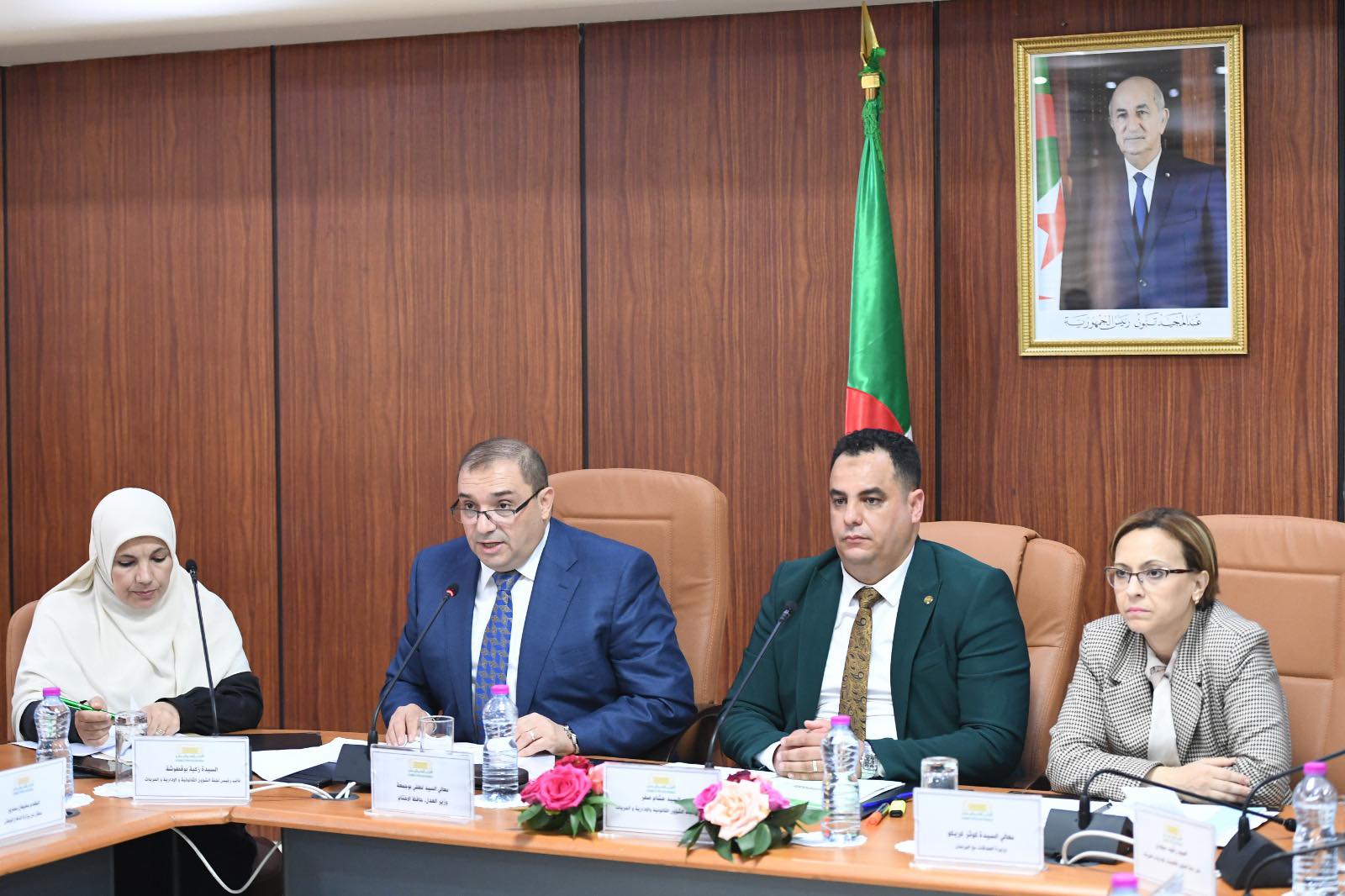 المجلس الشعبي الوطني: وزير العدل يعرض مشروع القانون المتعلق بالتعبئة العامة أمام اللجنة المختصة    المجلس الشعبي الوطني: وزير العدل يعرض مشروع القانون المتعلق بالتعبئة العامة أمام اللجنة المختصة