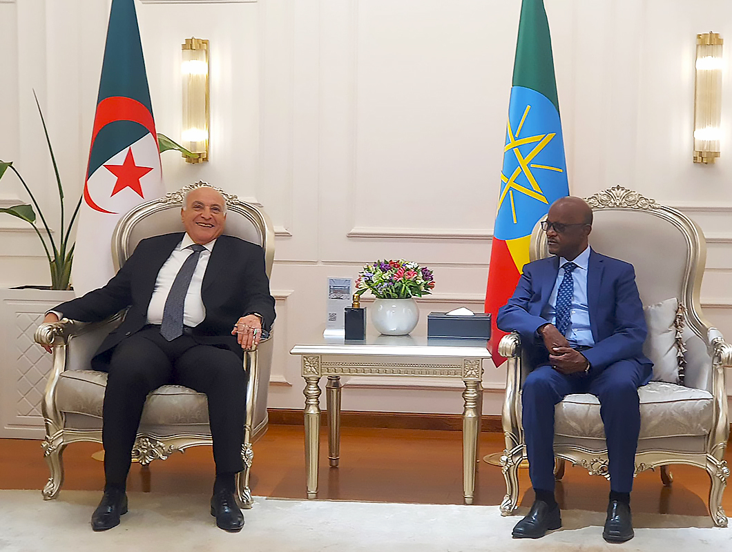 Chargé par le président de la République, Attaf arrive à Addis-Abeba en visite officielle