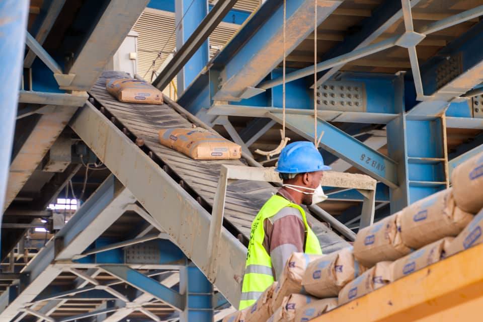 Ghrieb procède à la remise en service de la cimenterie de Timegtane