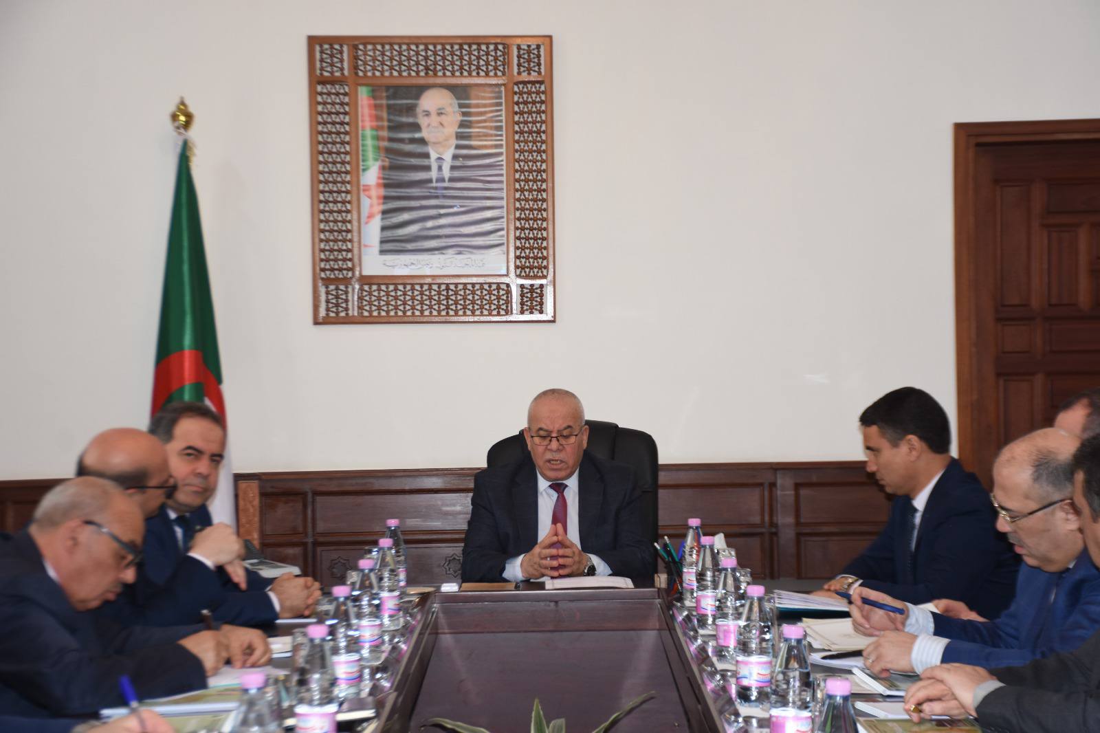 Cherfa préside une réunion de la commission nationale chargée de l'importation des moutons